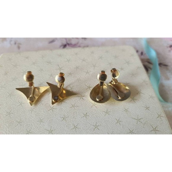 Beige Enamel Clip-on Earrings - Picture 9 of 10